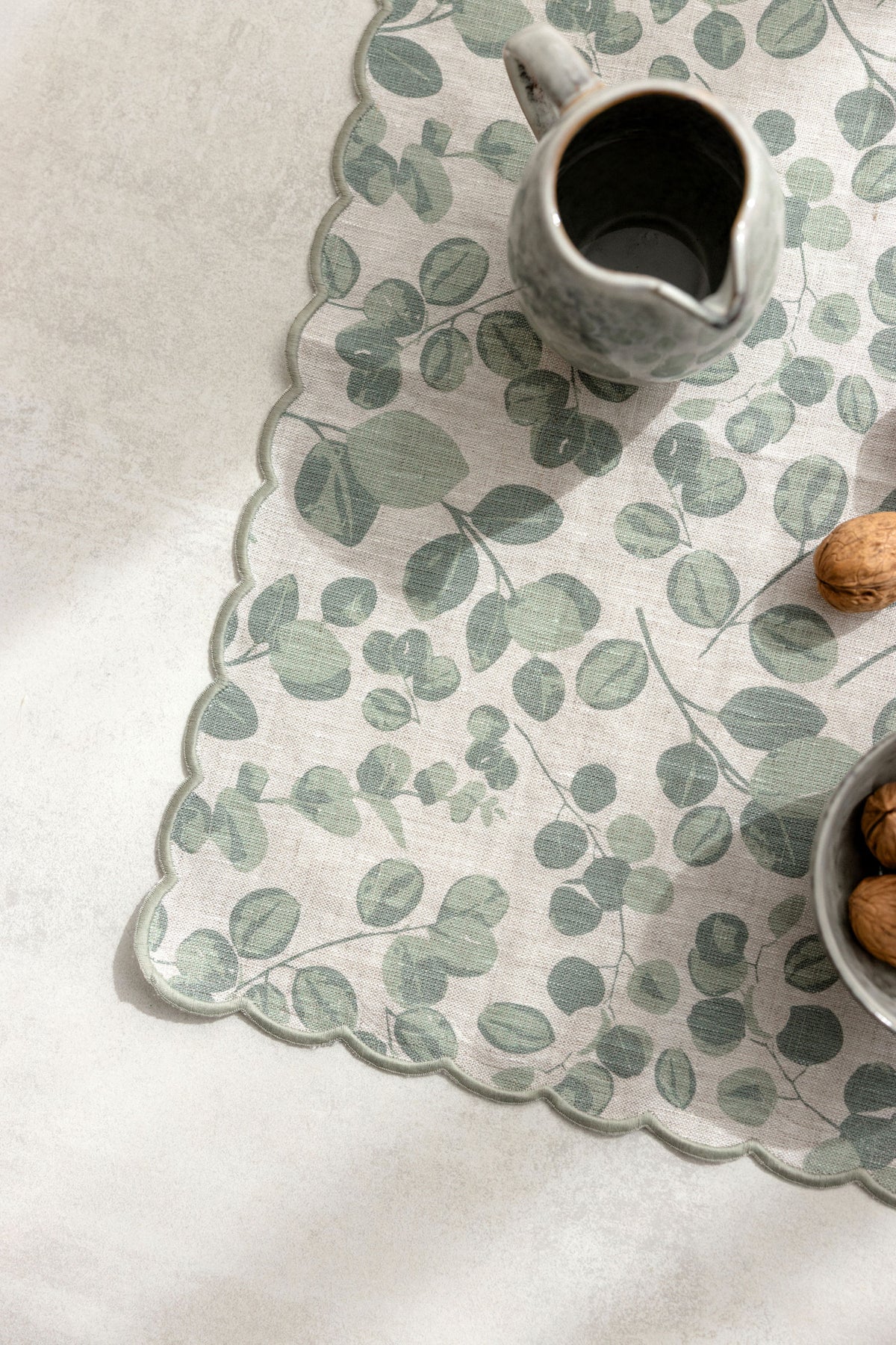 Linen Scalloped Edge Printed Placemats – SET OF 2