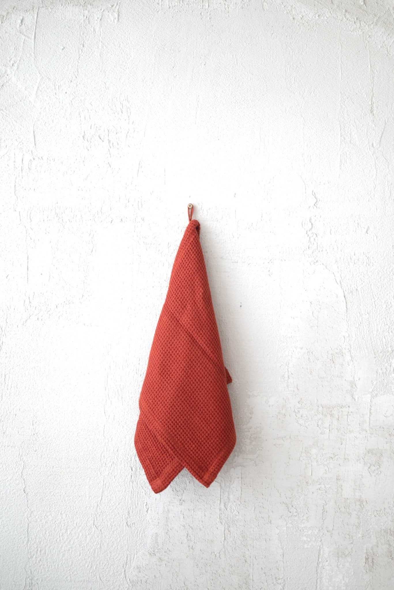 Linen Tablecloth – Natural – White | Wholesale Linen Towels, Tablecloths, Napkins, Bathrobes, Aprons, Abayas & Thobes - Middle East Collection by Unique Linen“