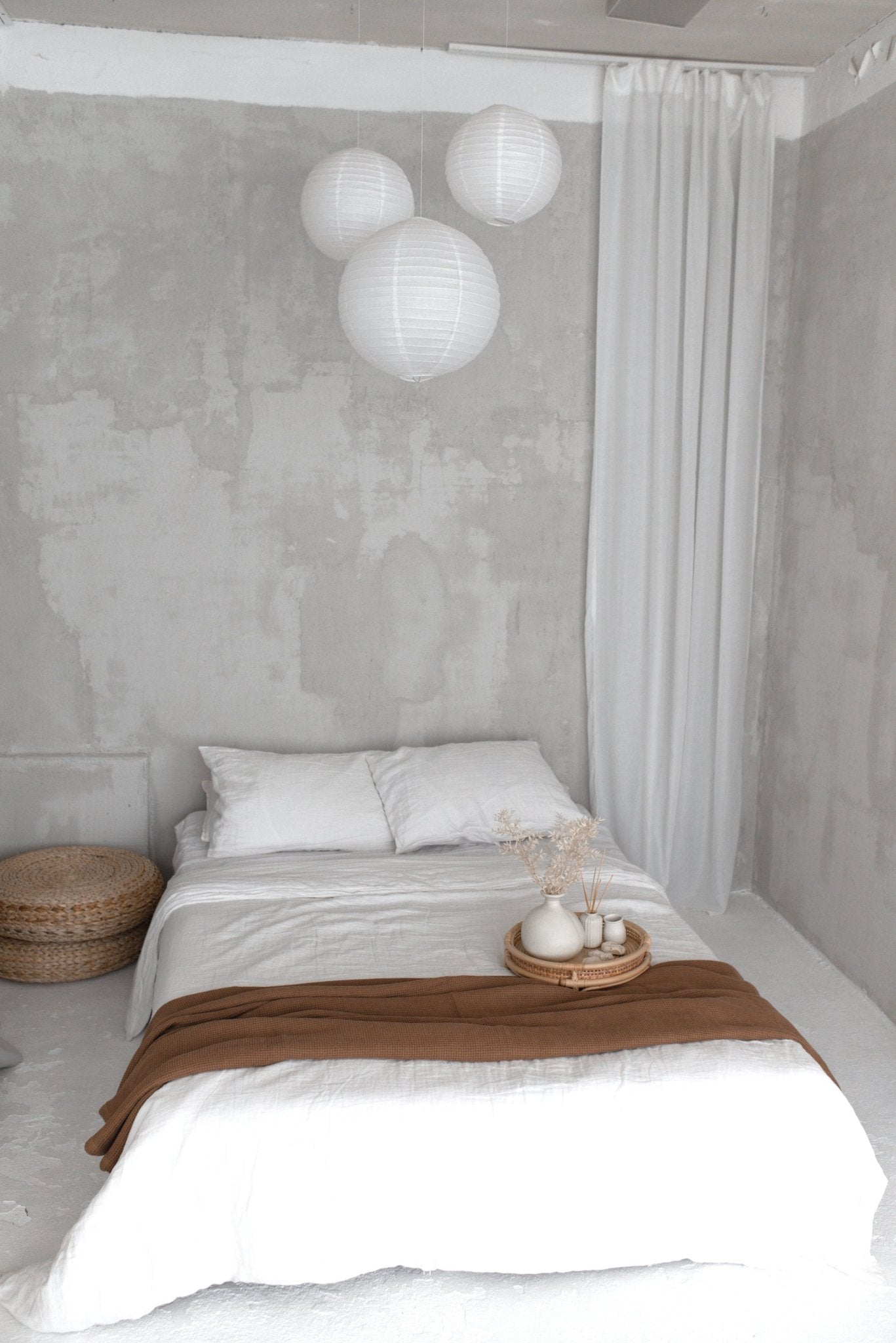 Linen Tablecloth – Natural – White | Wholesale Linen Towels, Tablecloths, Napkins, Bathrobes, Aprons, Abayas & Thobes - Middle East Collection by Unique Linen“