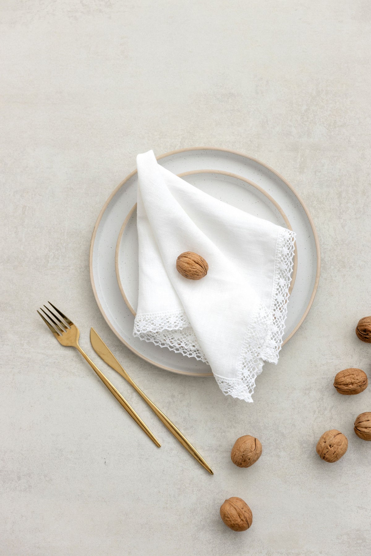 Linen Napkins with Lace Trim – SET OF 4