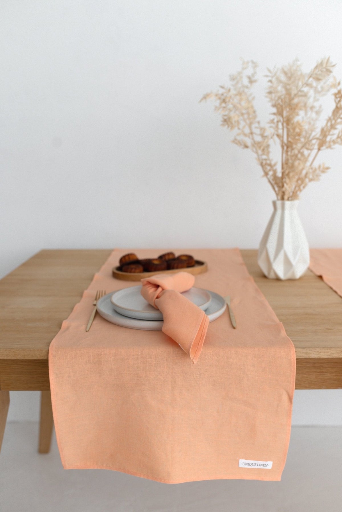 Linen Tablecloth – Natural – White | Wholesale Linen Towels, Tablecloths, Napkins, Bathrobes, Aprons, Abayas & Thobes - Middle East Collection by Unique Linen“