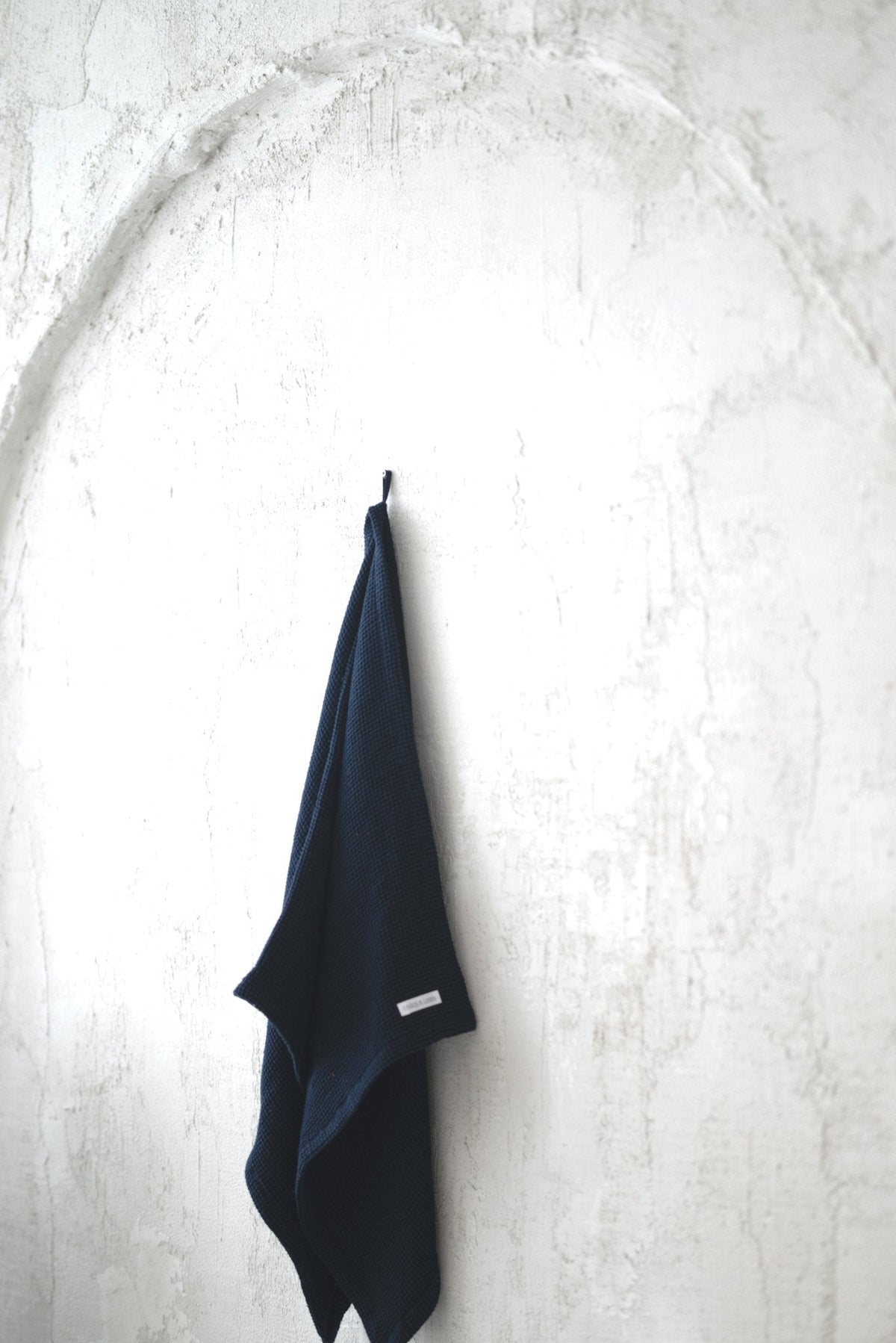 Linen Tablecloth – Natural – White | Wholesale Linen Towels, Tablecloths, Napkins, Bathrobes, Aprons, Abayas & Thobes - Middle East Collection by Unique Linen“
