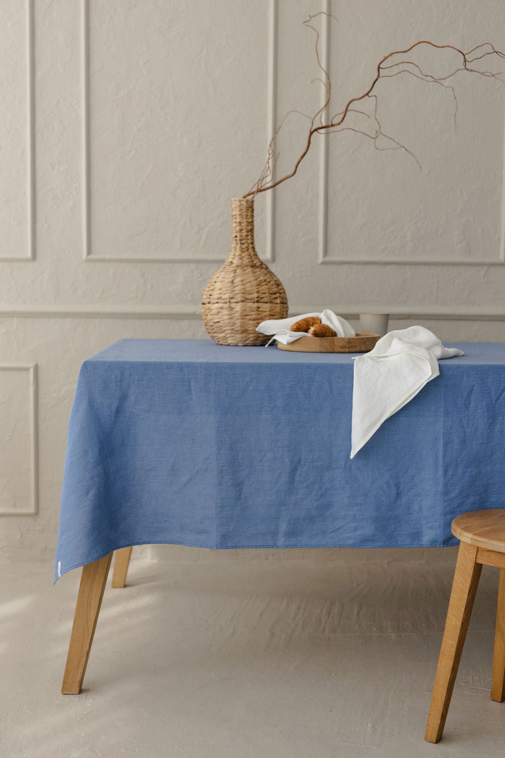 Linen Tablecloth – Natural – White | Wholesale Linen Towels, Tablecloths, Napkins, Bathrobes, Aprons, Abayas & Thobes - Middle East Collection by Unique Linen“
