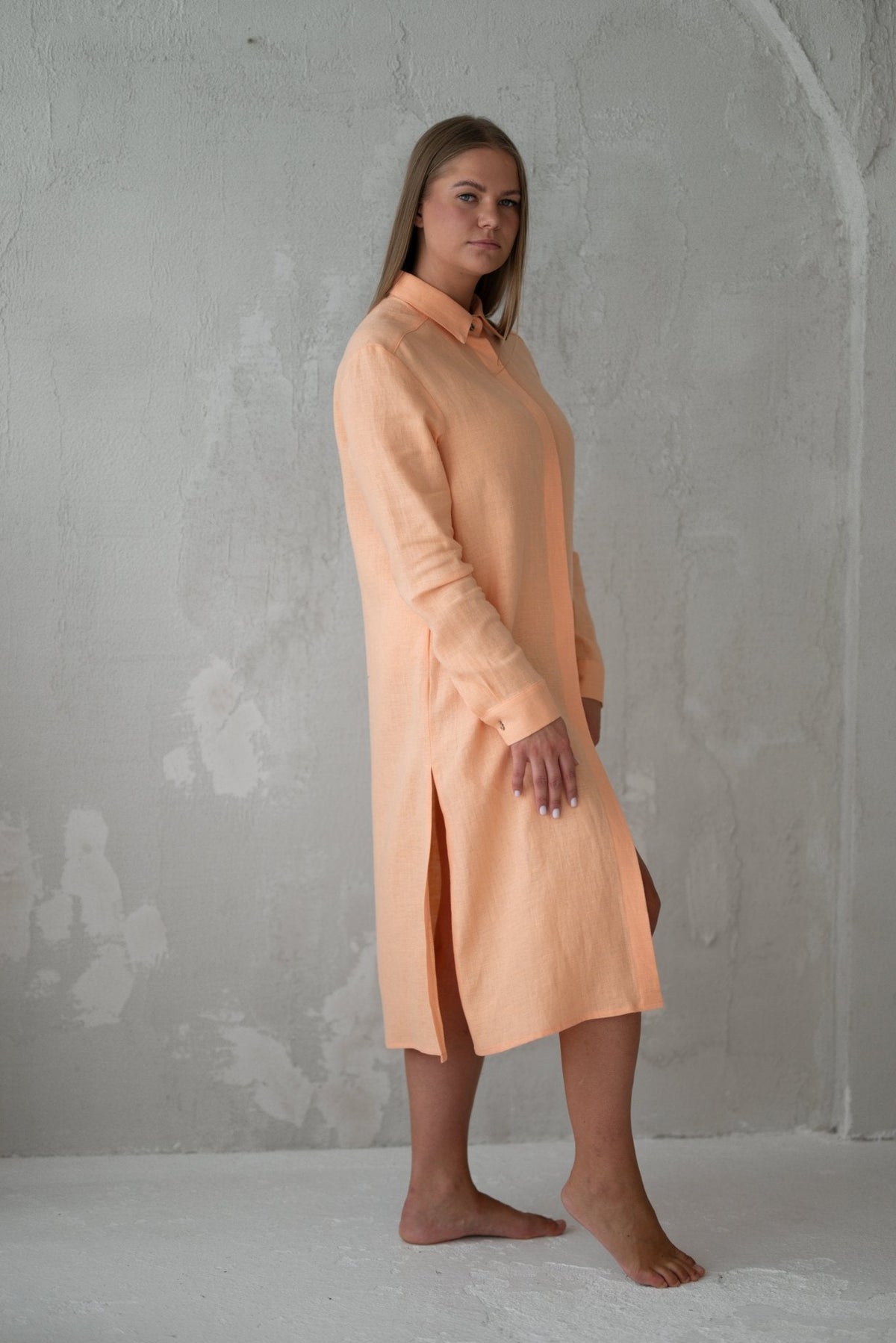 Linen Tablecloth – Natural – White | Wholesale Linen Towels, Tablecloths, Napkins, Bathrobes, Aprons, Abayas & Thobes - Middle East Collection by Unique Linen“