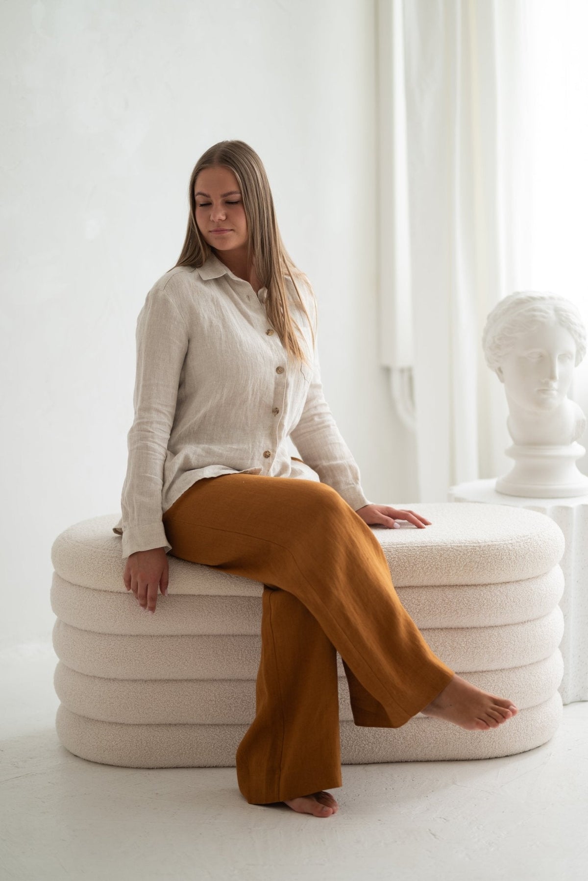 Linen Tablecloth – Natural – White | Wholesale Linen Towels, Tablecloths, Napkins, Bathrobes, Aprons, Abayas & Thobes - Middle East Collection by Unique Linen“